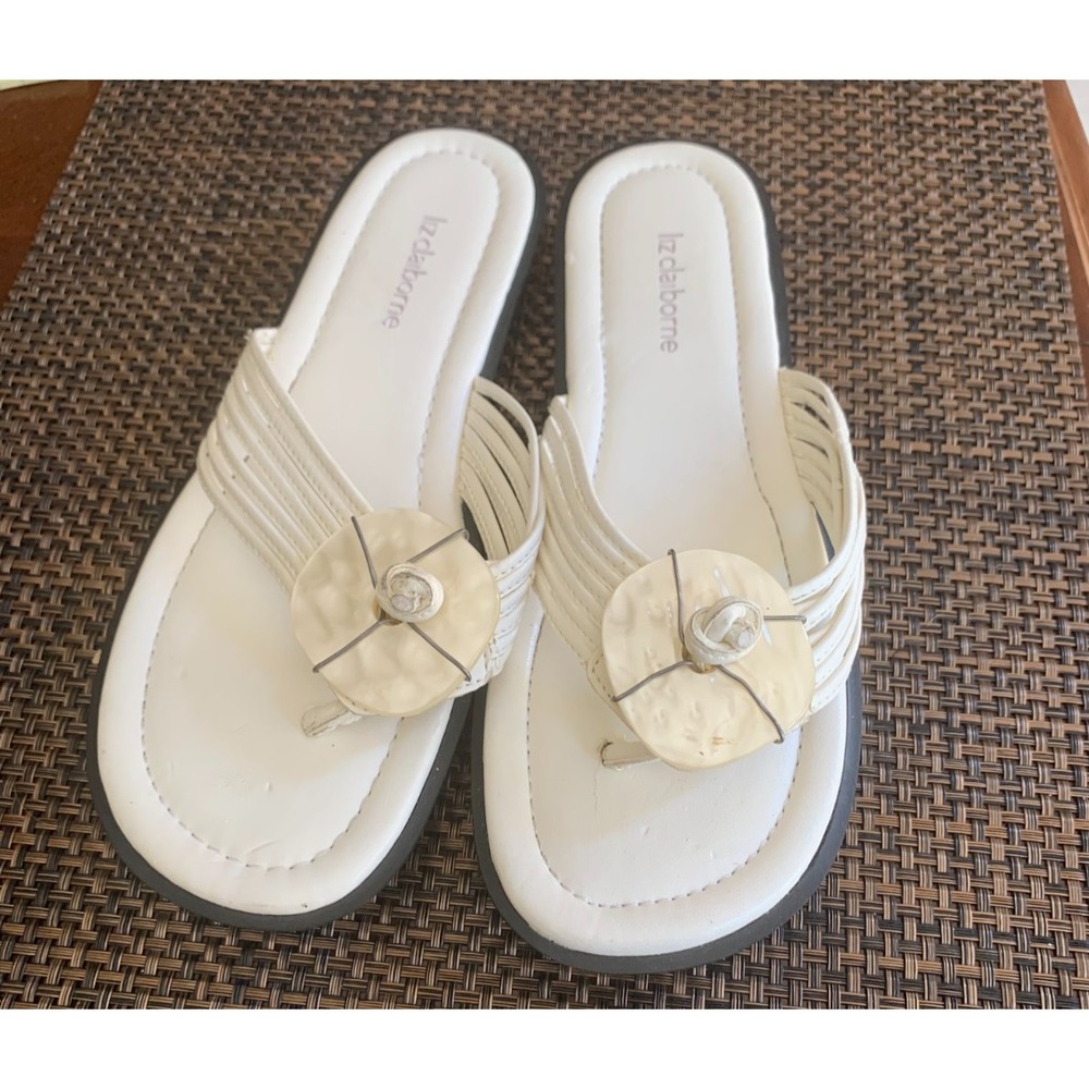 Liz Claiborne Sandals White between the Toe with a Round Pearl like Disc Sz 7